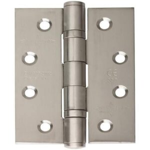 - Iron hinge with a stainless steel finish- 4.0" x 3.0" x 2.5mm- Comes with screws- 2pcs