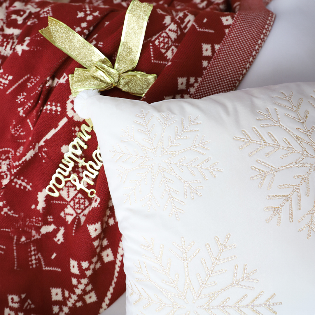 Soga 2X 45Cm Throw Pillow White Soft Plush Cushion Christmas Snowflake Ball Square For Festive Holiday, Furniture, Living Room Furniture, Occasional Chairs, , ,  - Nz Depot 4